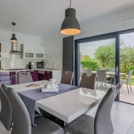 Pet Friendly In Novigrad * Novigrad Istria
