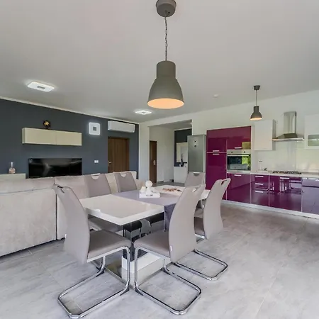 Pet Friendly In Novigrad * Novigrad Istria