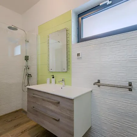 Prázdninový dům Pet Friendly In Novigrad