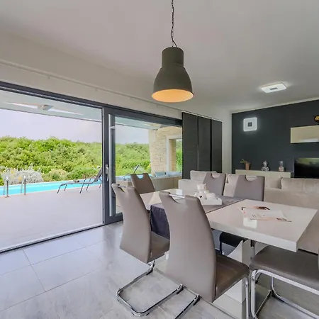 Pet Friendly In Novigrad Holiday home Novigrad (Istria)